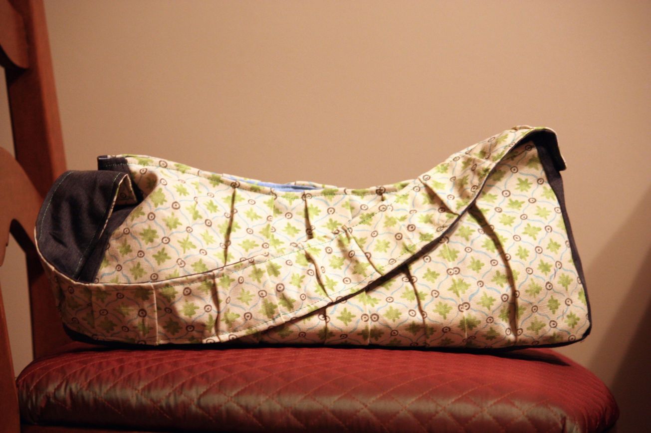 Pleated shoulder bag